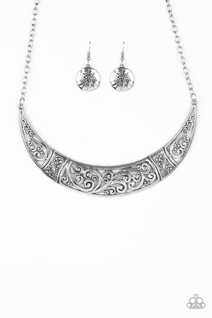 Paparazzi | Bull In A China Shop - Silver | Necklace