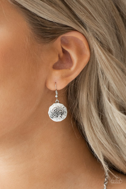 Paparazzi | Bull In A China Shop - Silver | Necklace